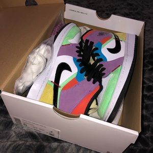 JORDAN 1 BRAND NEW COLORFUL SNEAKER “Lightulb”